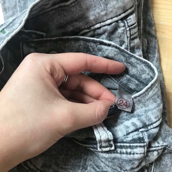 J. Brand Acid/Light Wash Jeans - Picture 3 of 3